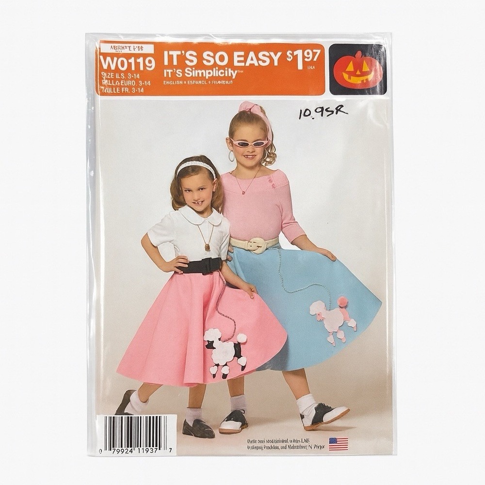 Simplicity W0119 Girls‎ Poodle Skirt 50's Costume Pattern Size 3-14 UNCUT Easy